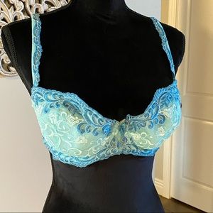 Beautifully detailed bra!